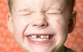 梦见牙掉了(梦见牙掉了一个是什么征兆)